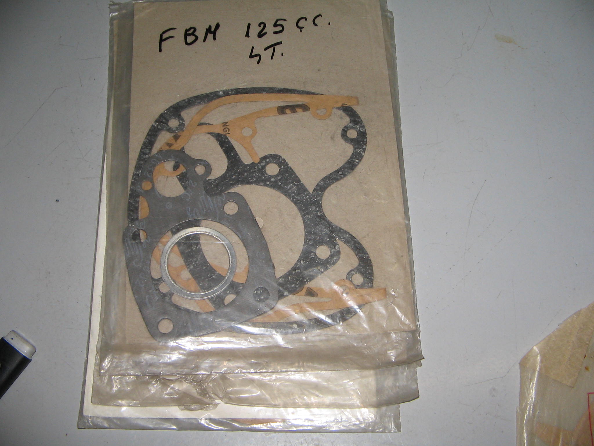 FBM.125 4T.--N.6015
